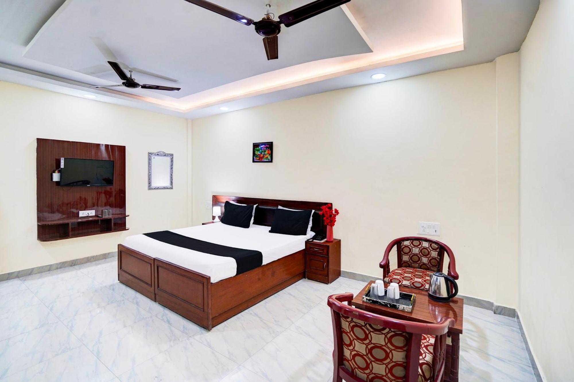 Hotel O Nova Resorts & Luxury Farm Raebareli エクステリア 写真