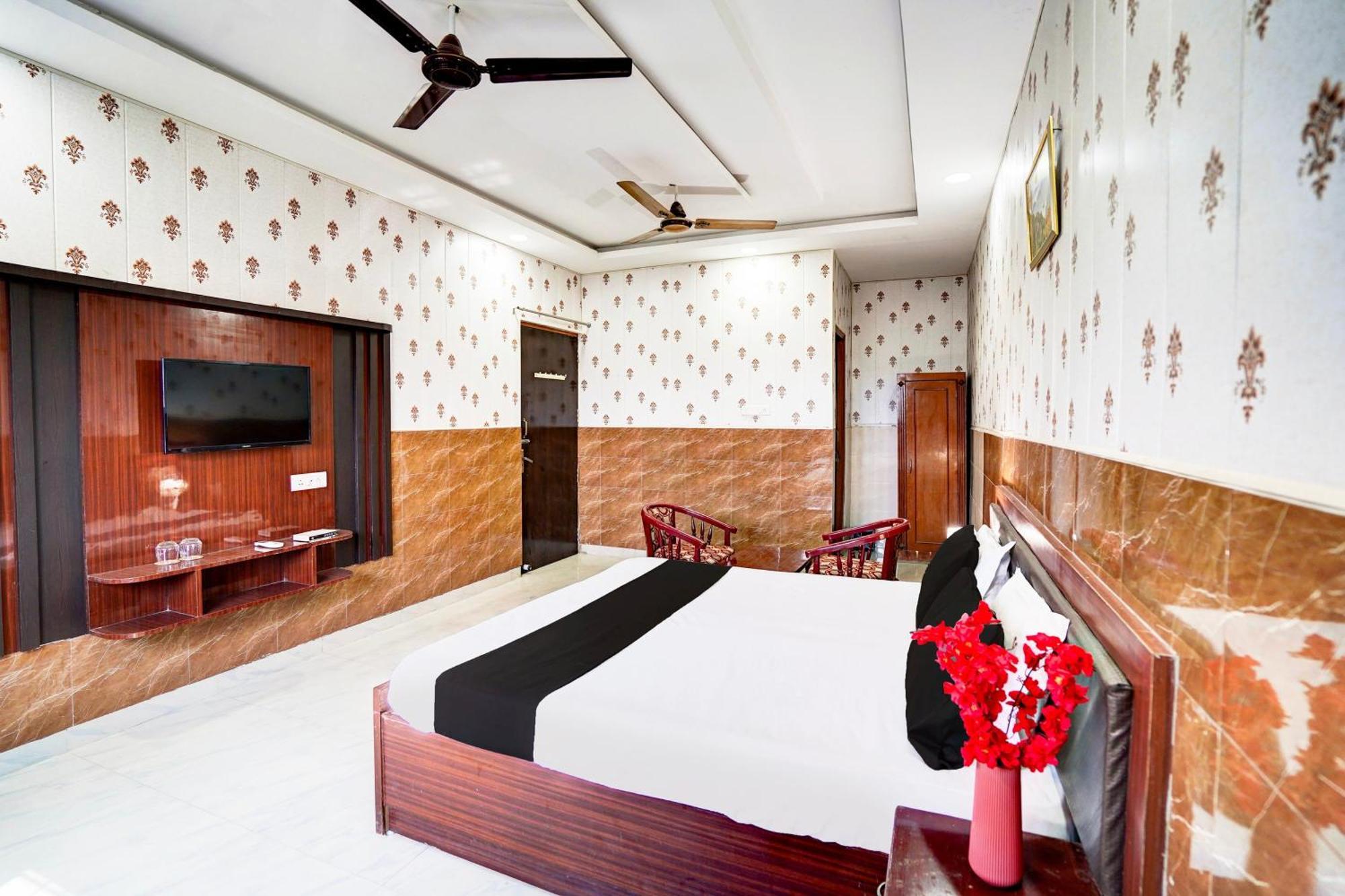 Hotel O Nova Resorts & Luxury Farm Raebareli エクステリア 写真